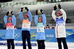 开云APP-挪威代表团在滑水比赛中斩获奖杯