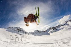 开云平台-阿尔瓦雷斯爆发破僵局，塞维利亚鏖战乌克兰显韧性