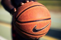 开云体育官网-迪巴拉闪耀难救主，拜仁铁血统治终结西班牙球队不败神话