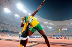 开云在线直播-蜂鹰对决，米切尔用实力打破质疑，从被低估到关键先生的蜕变