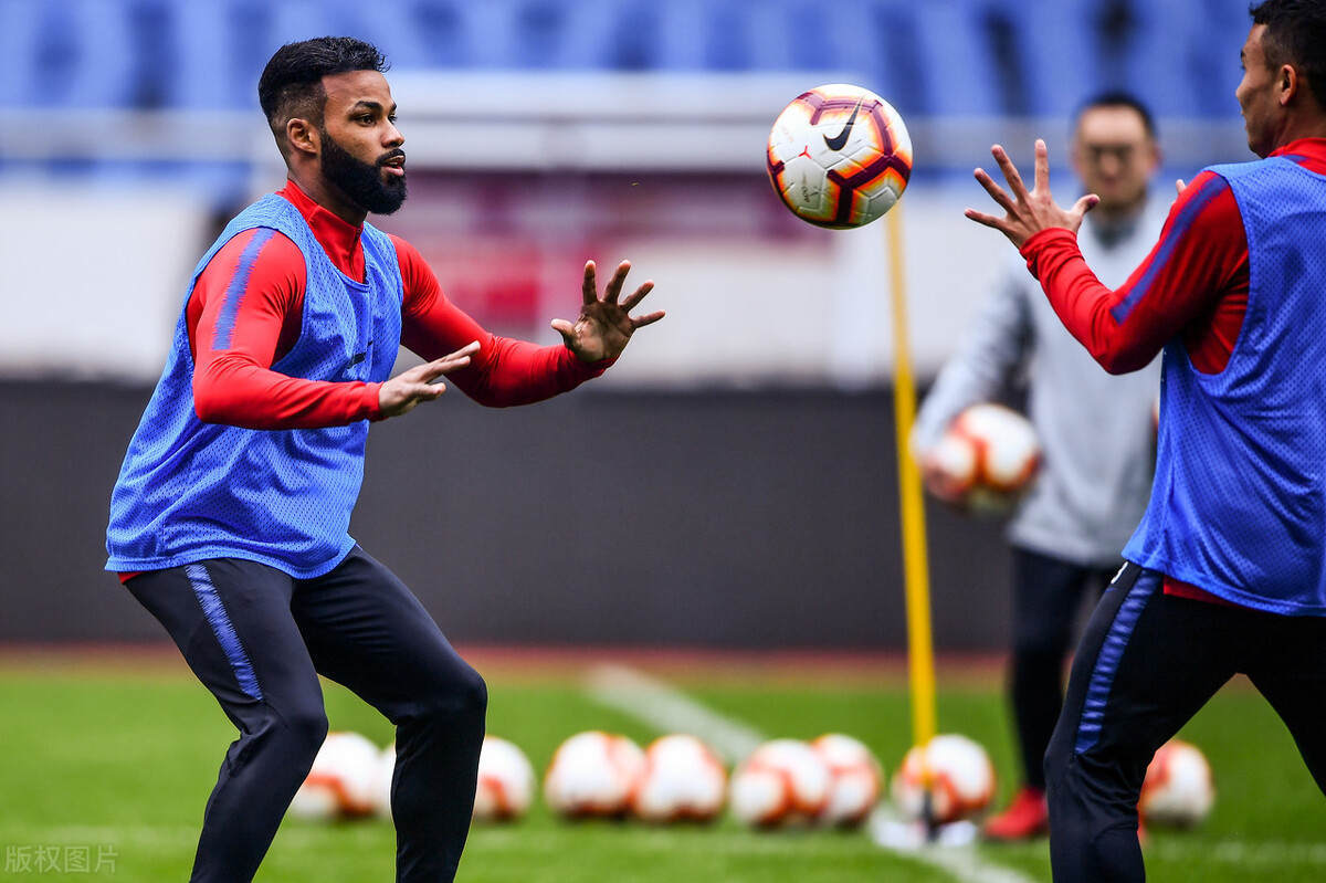 国内强队备战备受看好，决意夺得胜利的简单介绍