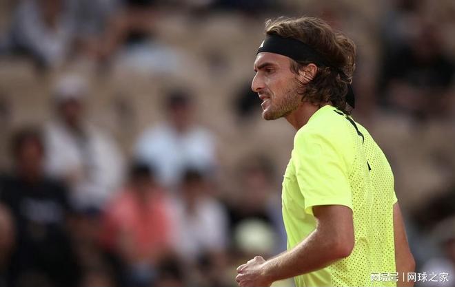 世界网球队险胜意大利网球队，西西帕斯爆发神勇