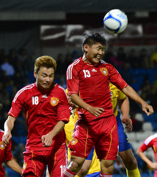 巴黎逆转希腊，伊布统治全场