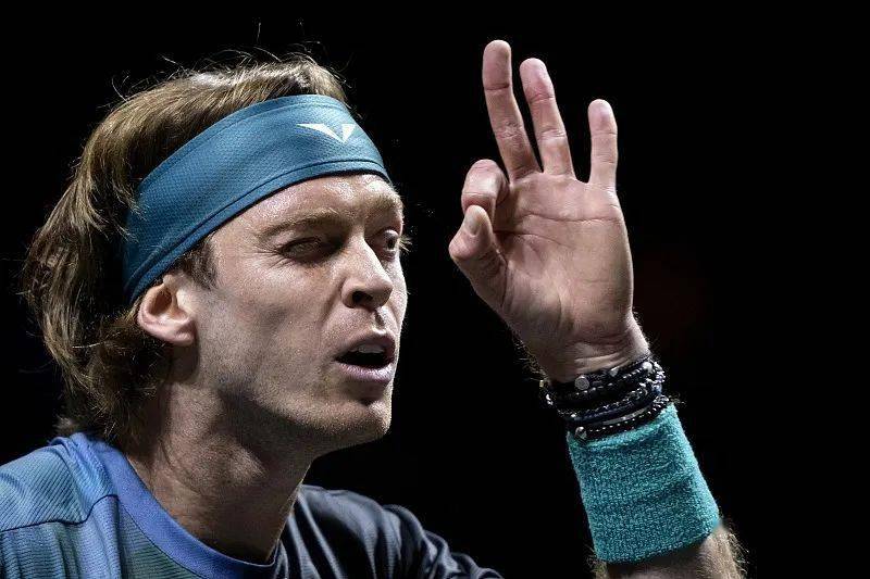 汉诺威客场惊险逆转,迎来开门红的简单介绍 汉诺威客场惊险逆转,迎来开门红的简单介绍