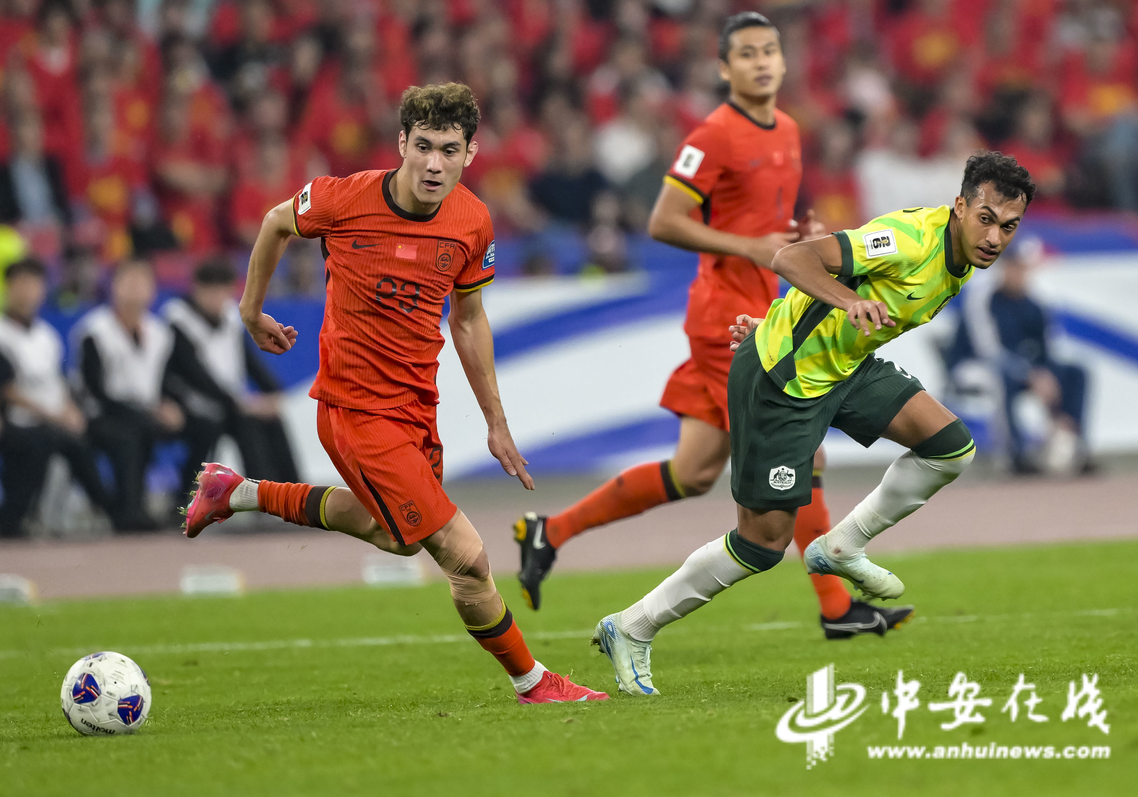 足球世界杯预选赛，球队积极备战