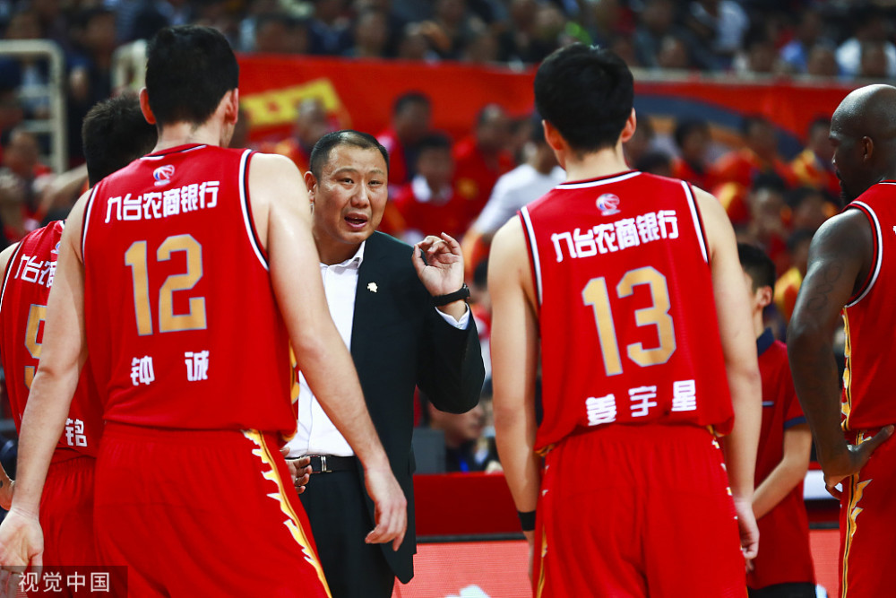 青海队积极进攻,赢得重要胜利 青海队积极进攻,赢得重要胜利