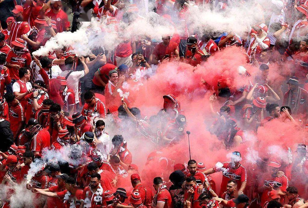 比赛精彩纷呈让球迷大呼过瘾