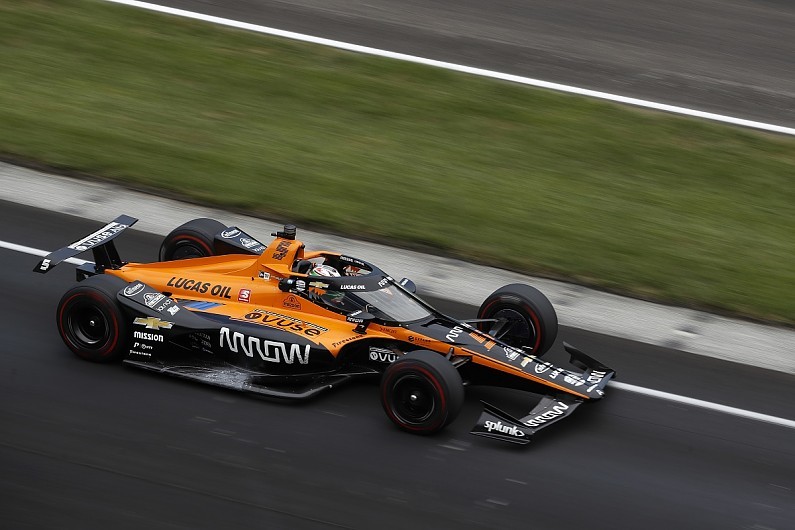 包含阿斯顿马丁逆转迈凯伦，佩雷兹统治全场的词条