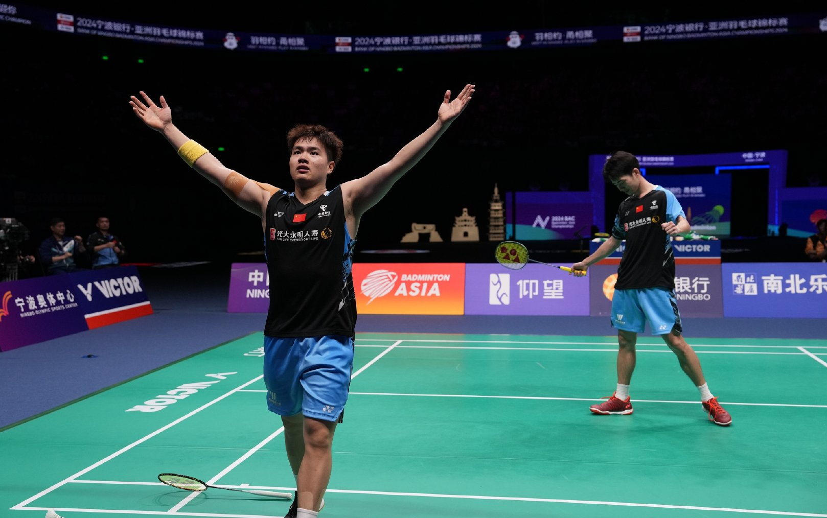 法国羽毛球队完胜泰国羽毛球队，谌龙制霸全场的简单介绍