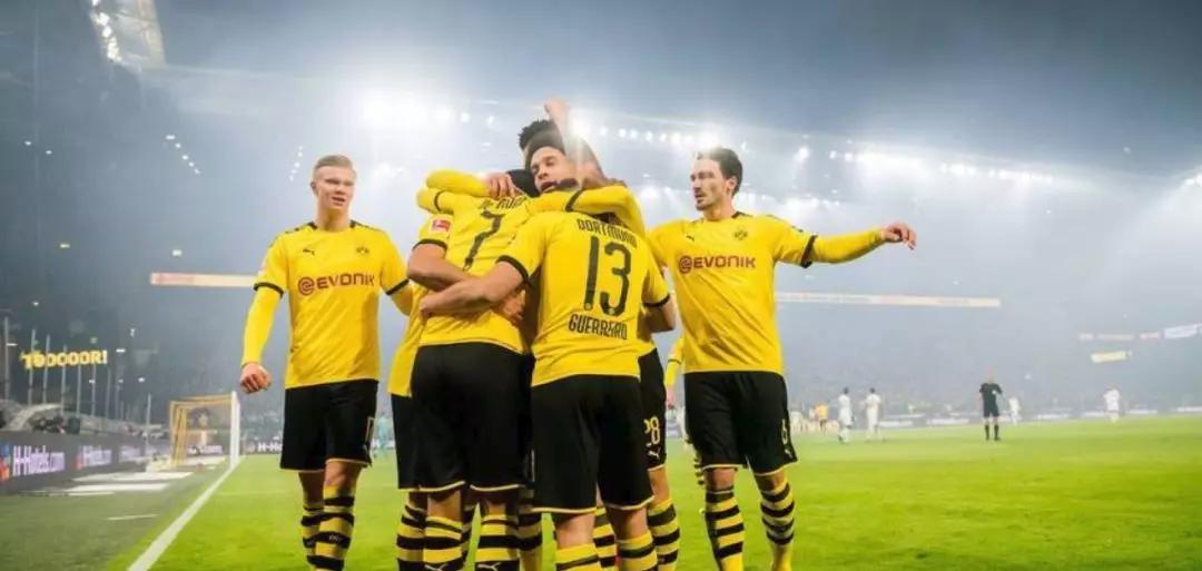 日本绝杀拜仁,阿什拉夫扛起全队 日本绝杀拜仁,阿什拉夫扛起全队