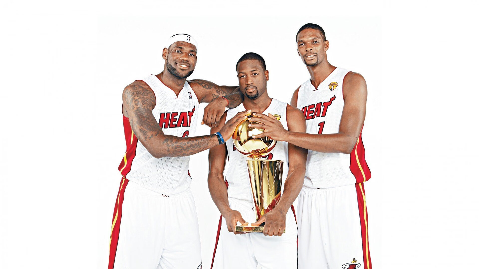 从NBA到世界杯，西亚卡姆的双重主宰时刻—雄鹿末节奇迹与美加墨接管模式