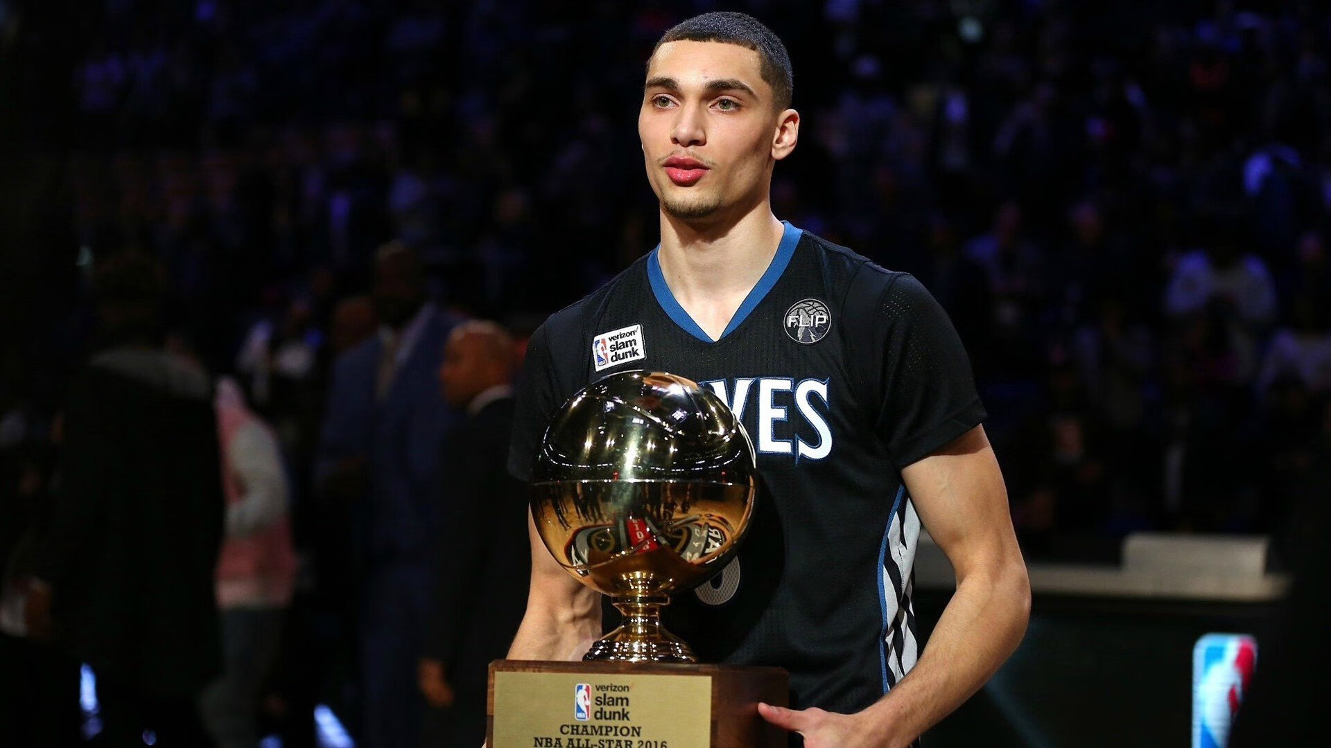 欧冠淘汰赛焦点战启示录，灰熊硬仗取胜老鹰的战术密码