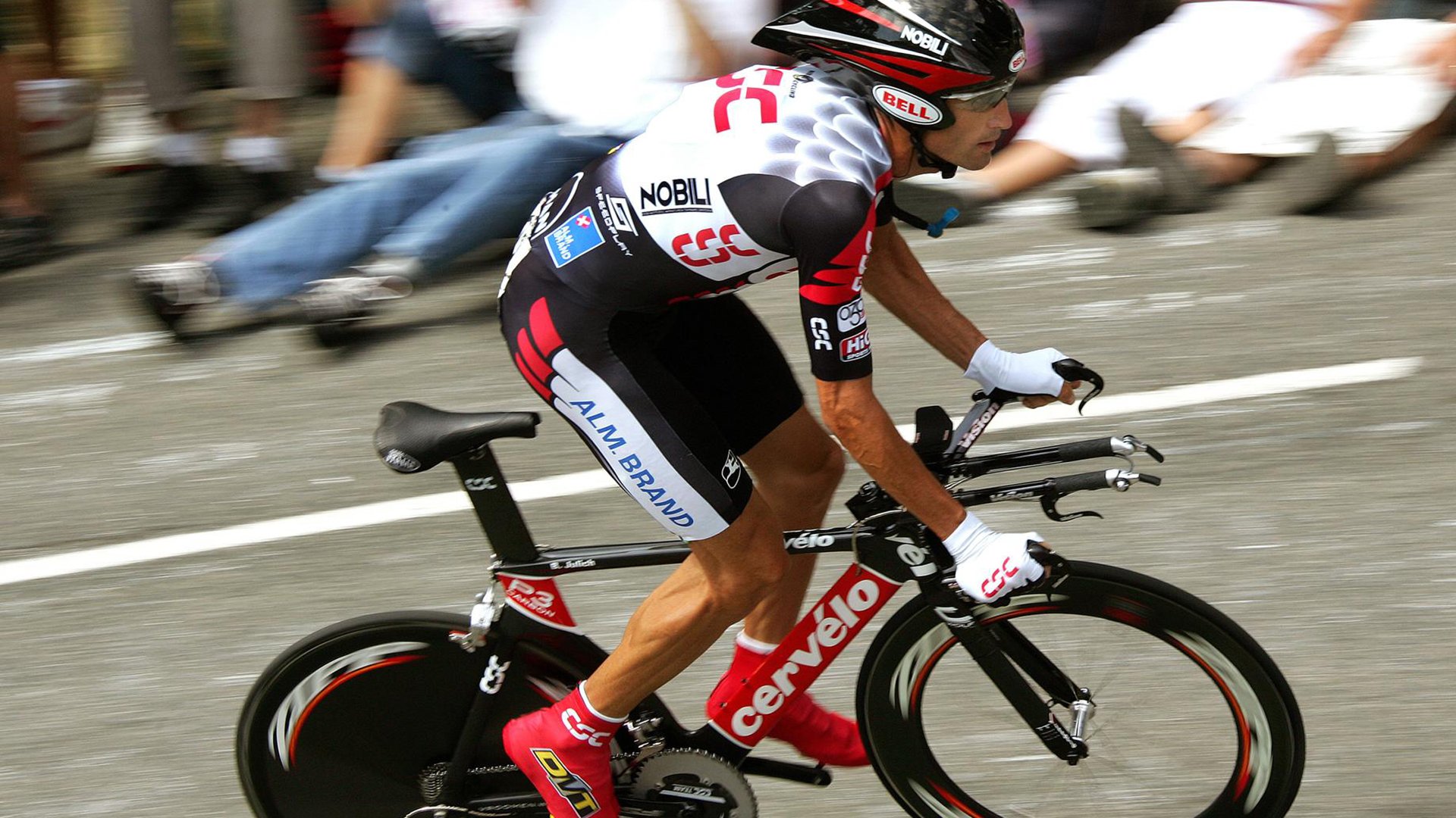 绿与红的三重奏,当贝蒂斯遇上波兰,莱奥一球定乾坤的足球寓言