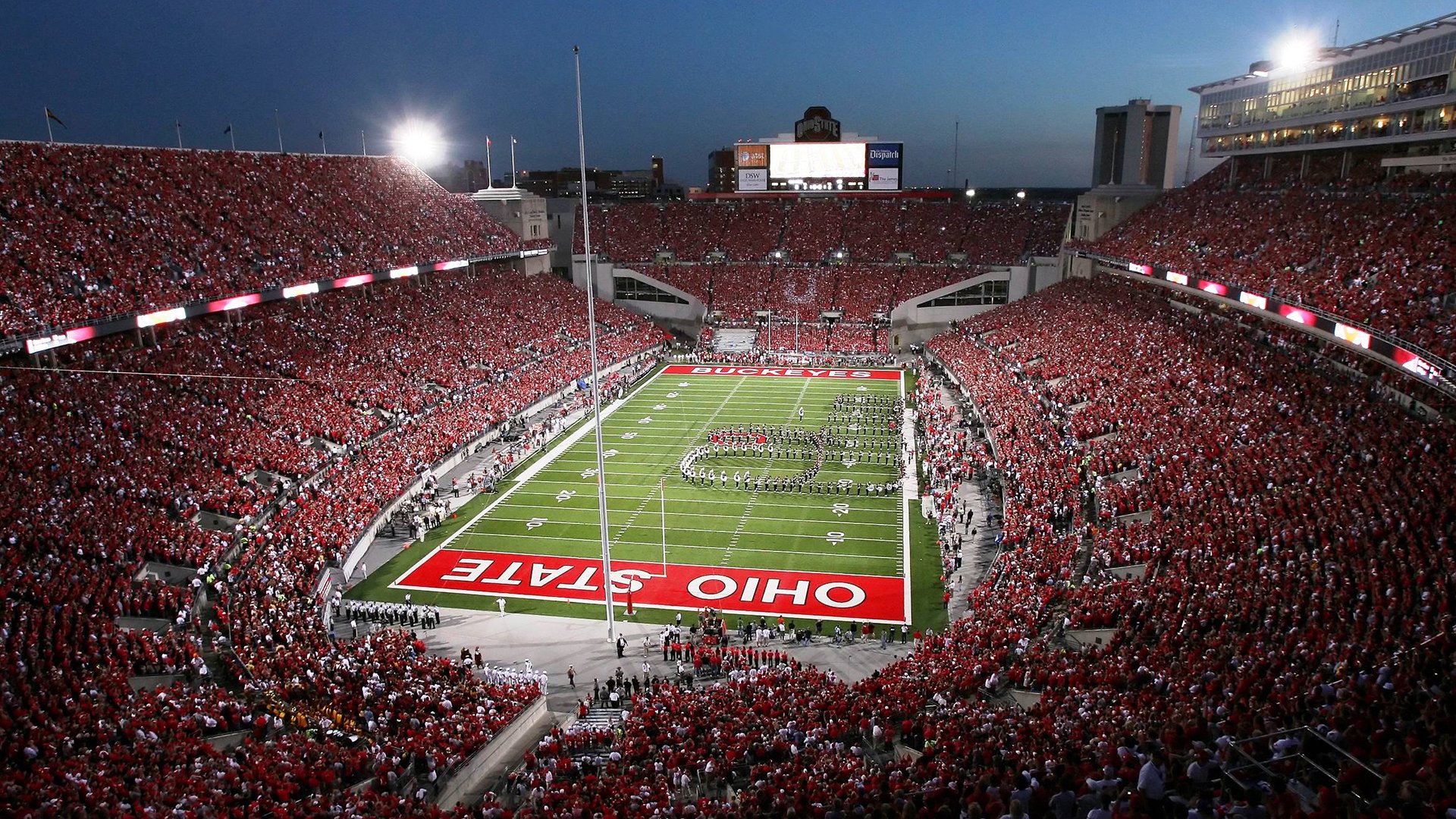 铁血马竞掀翻波兰巨人，库尔图瓦神扑定江山—一场战术与意志的胜利